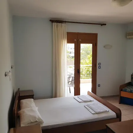Odysseas Quarto em Acomodações Particulares