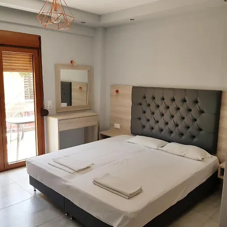 Odysseas Quarto em Acomodações Particulares